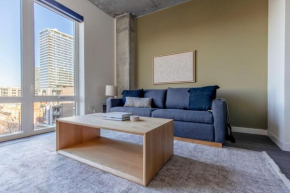 River North 1br w sky terrace yoga studio CHI-1029